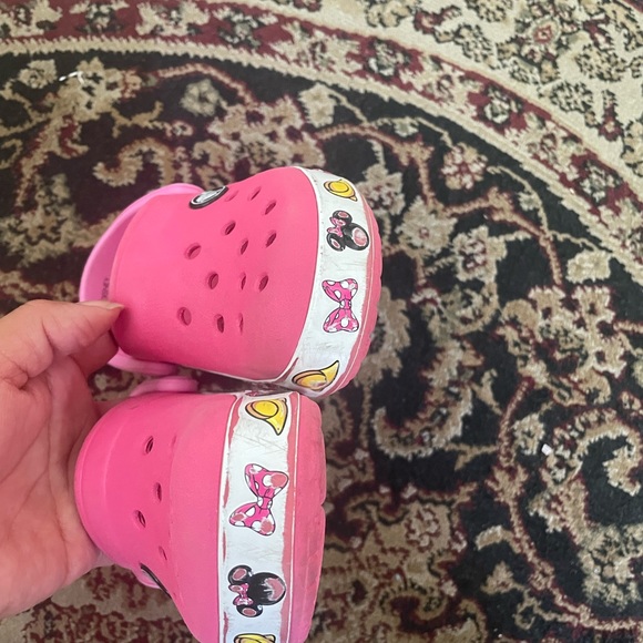 Pink Minnie Mouse Crocs - Picture 2 of 4